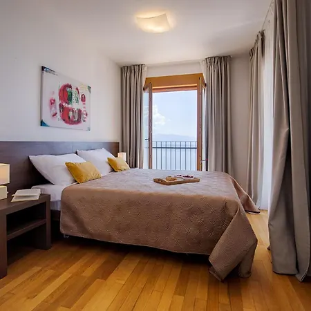 Beachfront With Pool, Panoramic Sea View - By Traveler Tourist Agency Krk - Id 2390 Apartament Povile