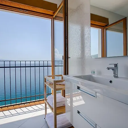 Beachfront With Pool, Panoramic Sea View - By Traveler Tourist Agency Krk - Id 2390 Lägenhet Povile